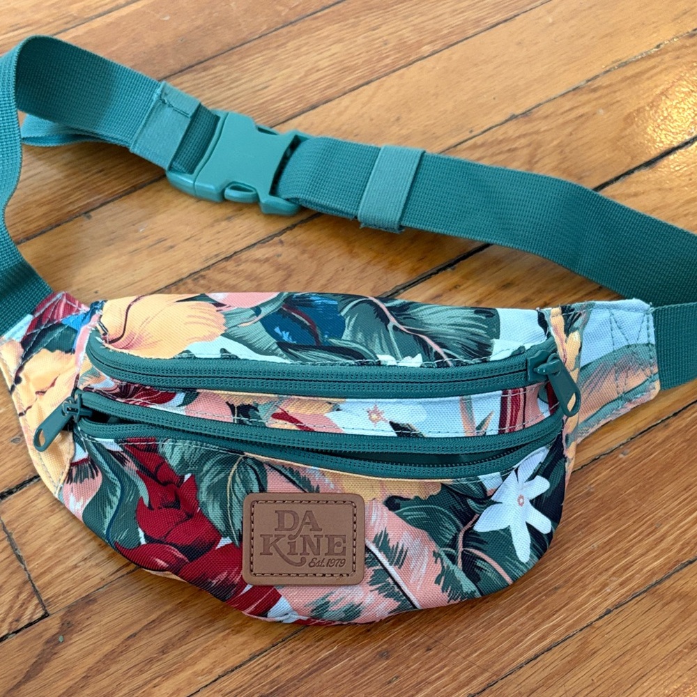 Dakine Tropical Print Waist Bag/Fannypack NWOT